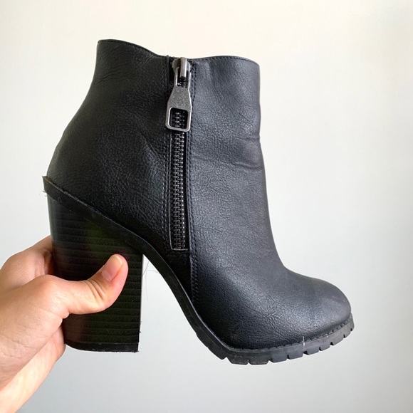 Black booties - size 6 - Picture 2 of 3